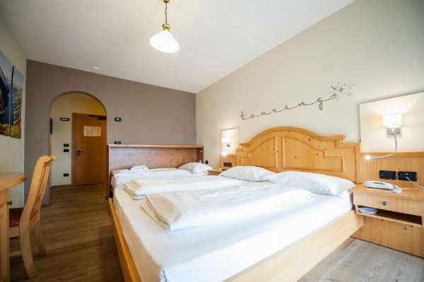 Hotel Touring image 13