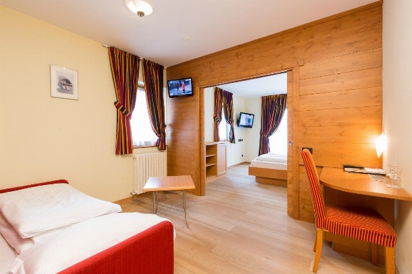 Hotel Touring image 6