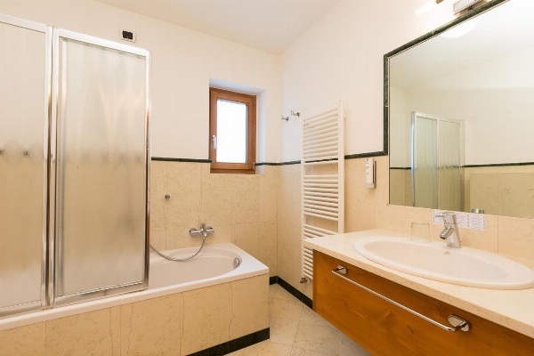 Hotel Touring image 7